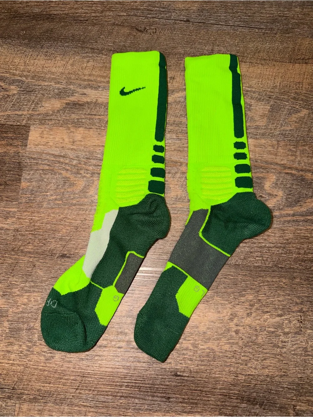 Nike Neon Green & Dark Green Athletic Crew Socks 🩶🤍💚